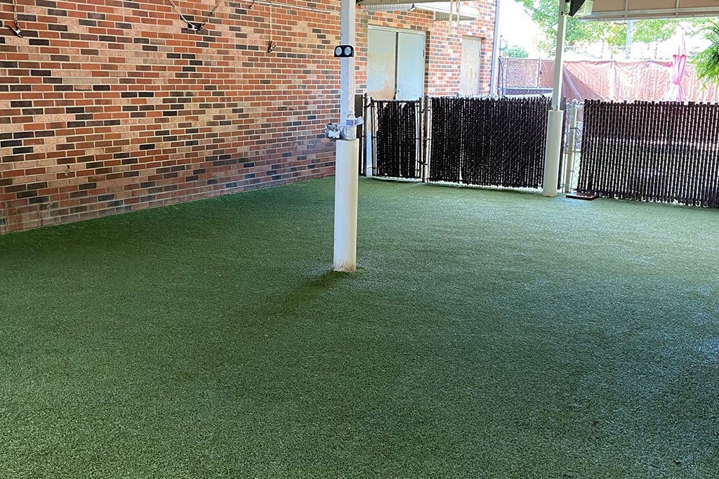 Puptown Lounge - Image 4