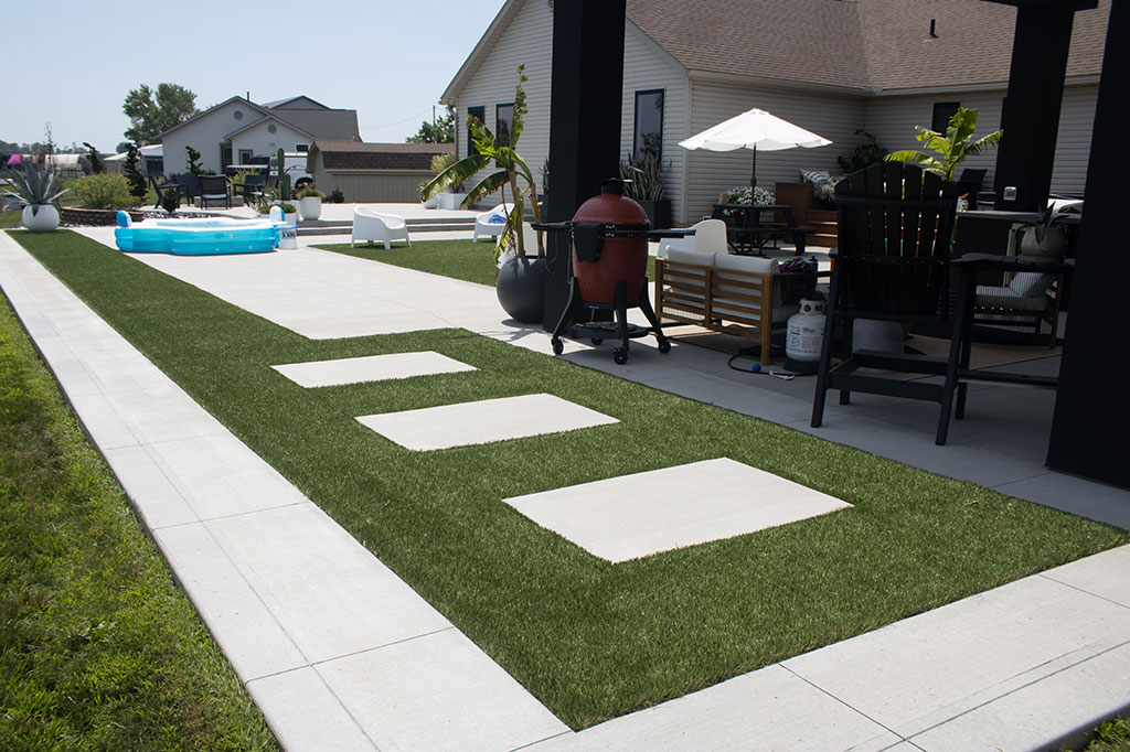 A Modern Backyard - marlin residence 4