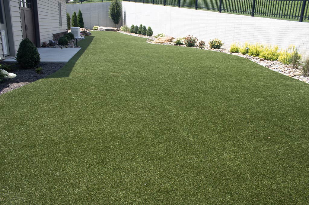 Berlin Backyard - troyer residence 3