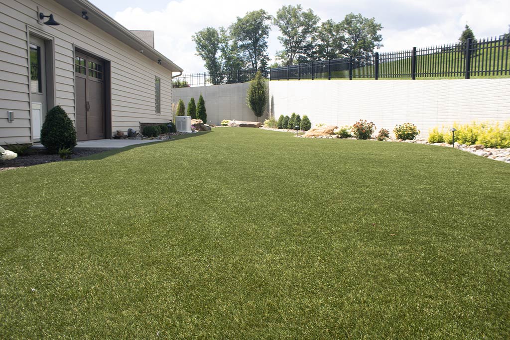 Berlin Backyard - troyer residence 7