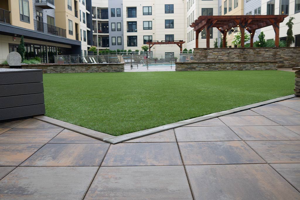 Red Apartments - Image 4