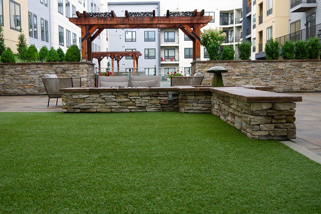 Red Apartments - Image 5