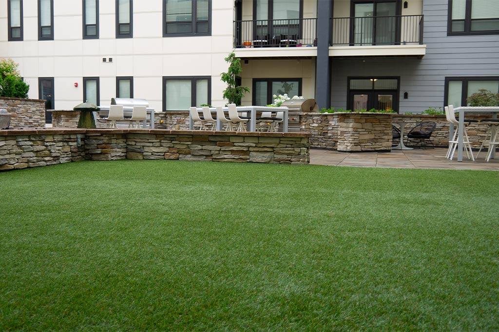 Red Apartments - Image 6