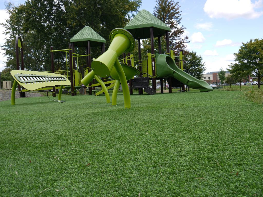 Cowling Park - playgroundgrass cowling park playground 4