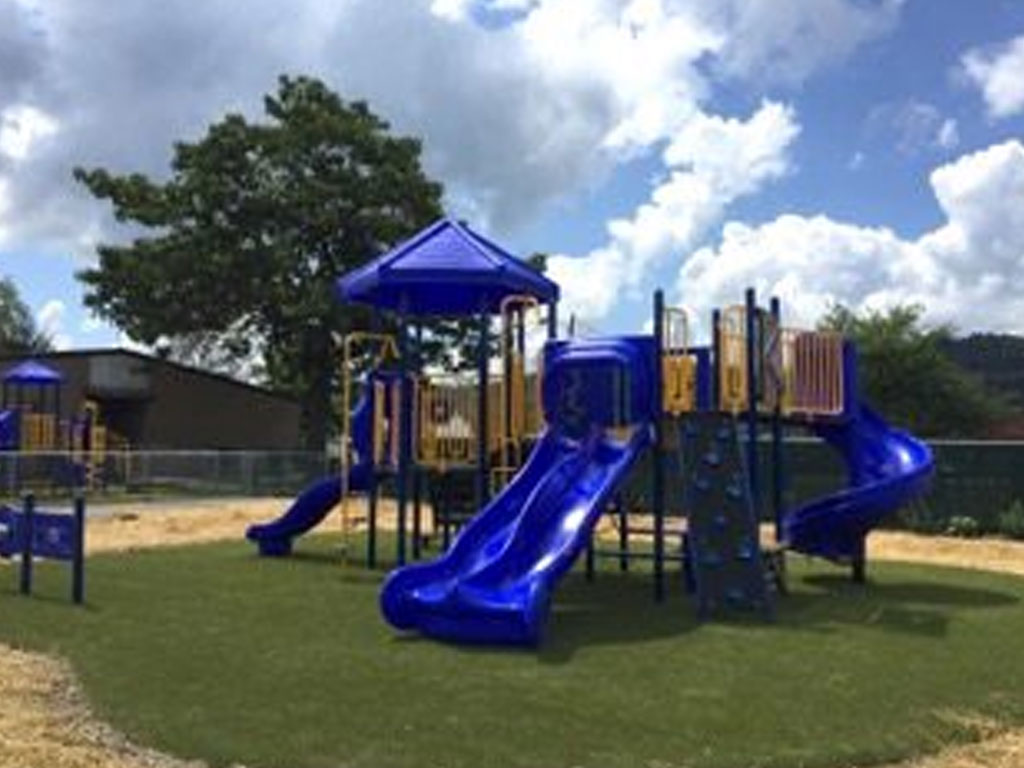 School District Loves Playground Grass - playgroundgrass ohio school district 8